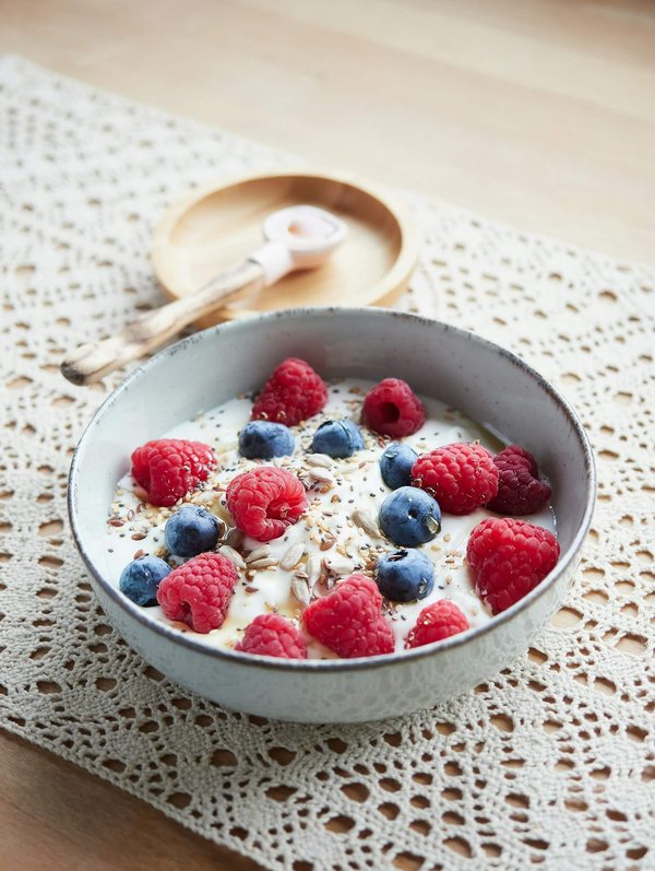 Comment les seniors peuvent-ils intégrer le crochet dans leur routine pour améliorer leur dextérité et réduire le stress?