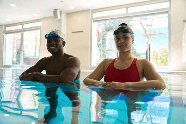 Comment les exercices de cardio en piscine peuvent-ils aider à brûler des calories?